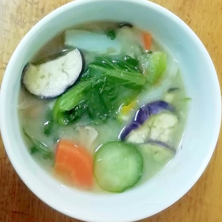 ナスと小松菜の味噌汁